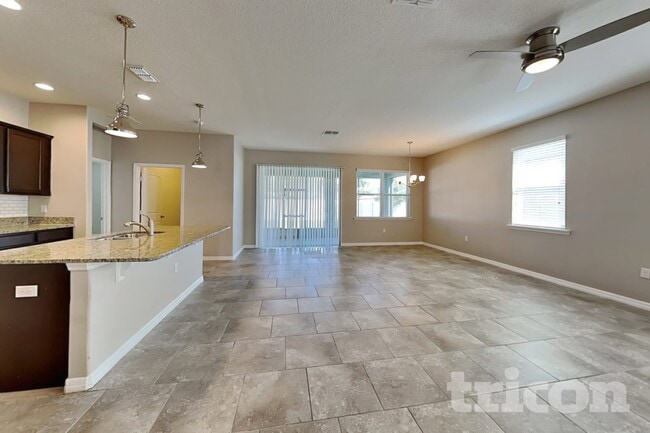 Building Photo - 112 Waterside Cir