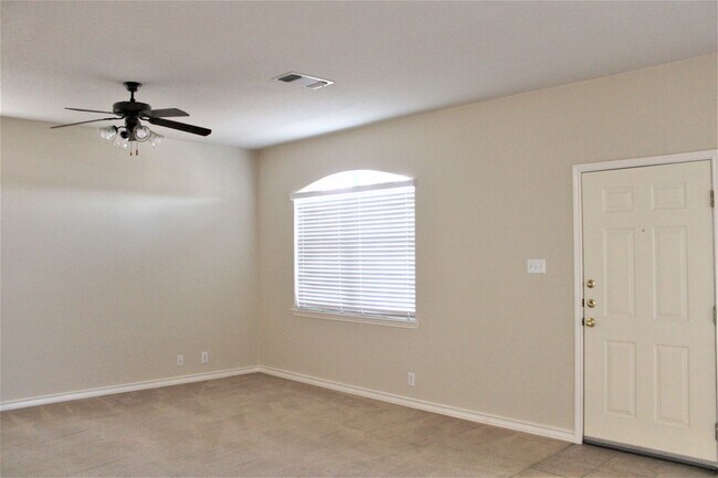 Foto del edificio - MEADOW OAKS