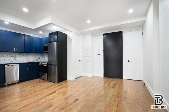 Foto del edificio - 2 bedroom in BROOKLYN NY 11211