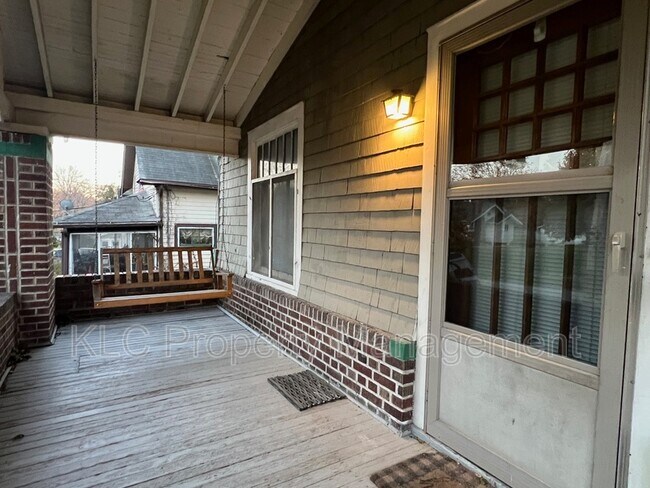 Foto del edificio - 2222 E 12th St