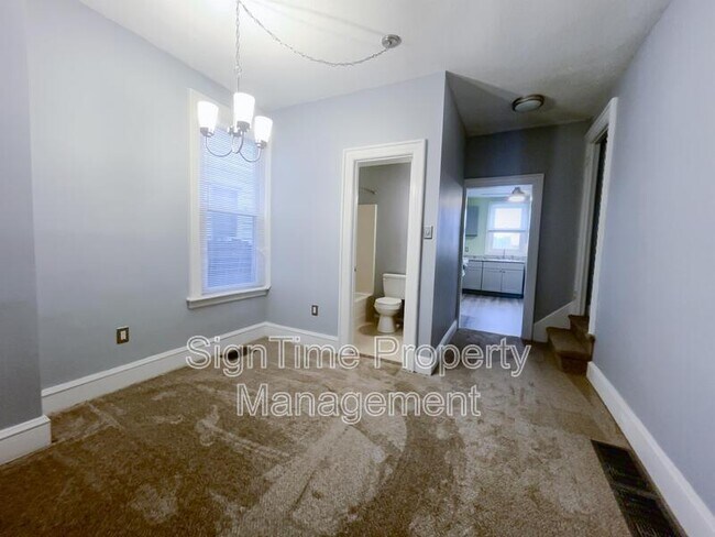 Building Photo - 625 N Mulberry Street