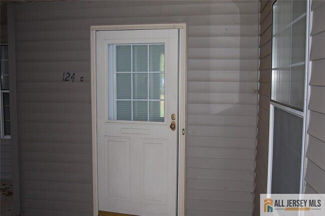 Building Photo - 124 Concordia Cir