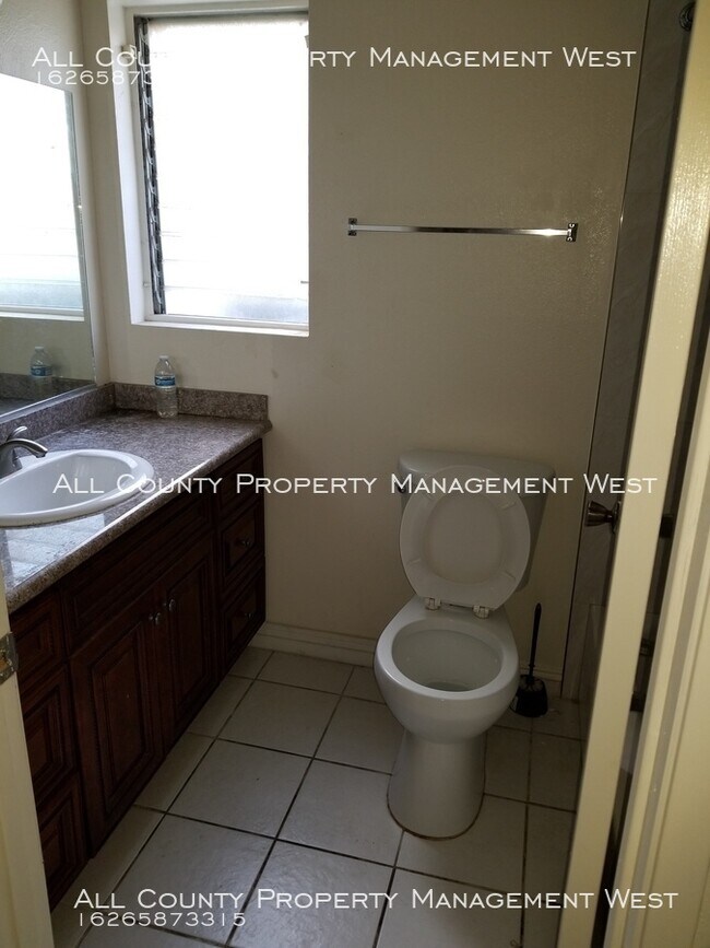 Building Photo - 2 Bed 2 Bath Condo in Hacienda Heights
