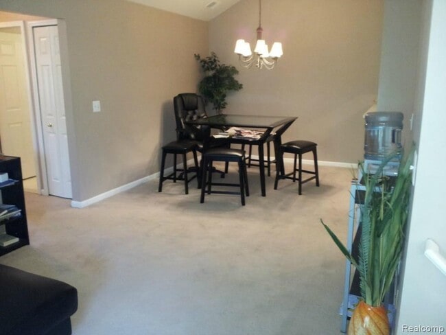 Foto del edificio - 55198 Westchester Dr