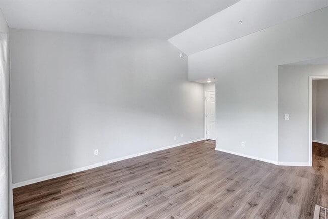 Building Photo - 6000-8 Shepherd Mountain Cove