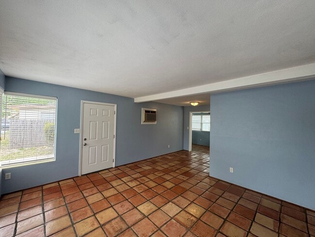 Photo - Charming 3 Bedroom 1.5 Bathroom POOL Home in Orlando!!