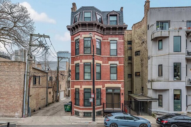 Edificio - 161 W Schiller St