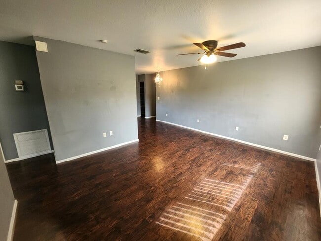 Building Photo - 3985 Avanti Cir