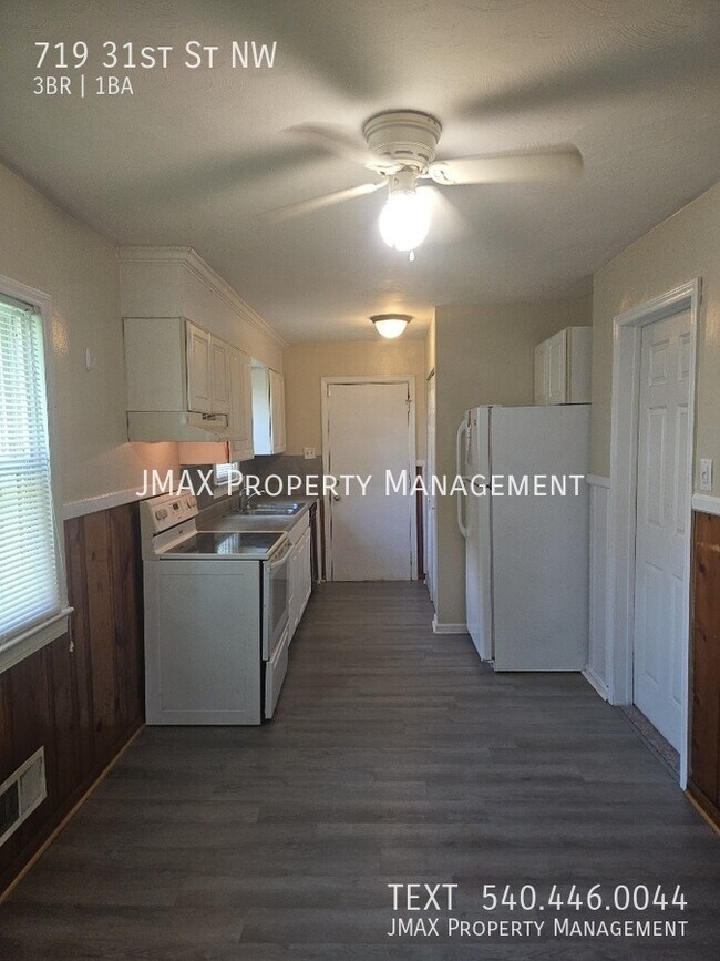 Foto del edificio - 719 31st St NW