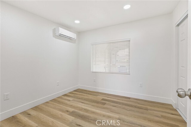 Foto del edificio - 1827 S White Ave