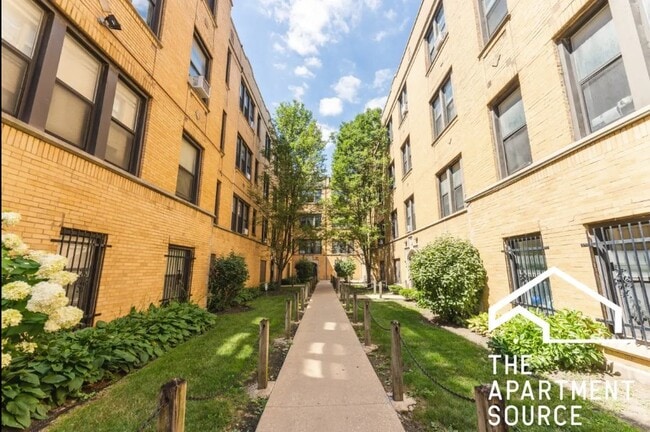 Building Photo - 1534 N Kedzie Ave