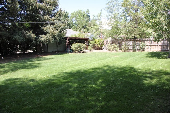 Foto del edificio - 330 E 100 S