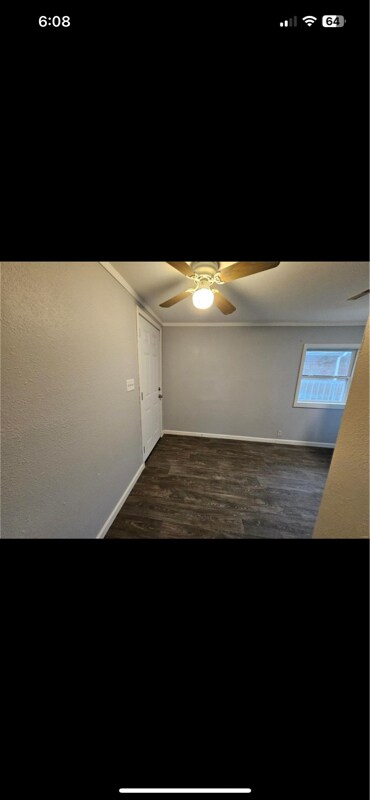 Building Photo - 3600 Falling Springs Rd