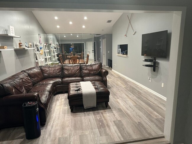Building Photo - 4561 Challenger Way