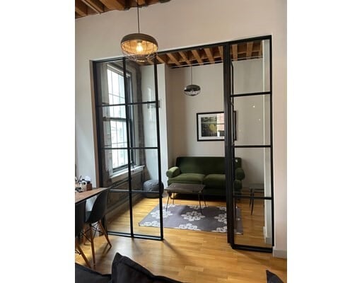 Building Photo - 101 Broad St