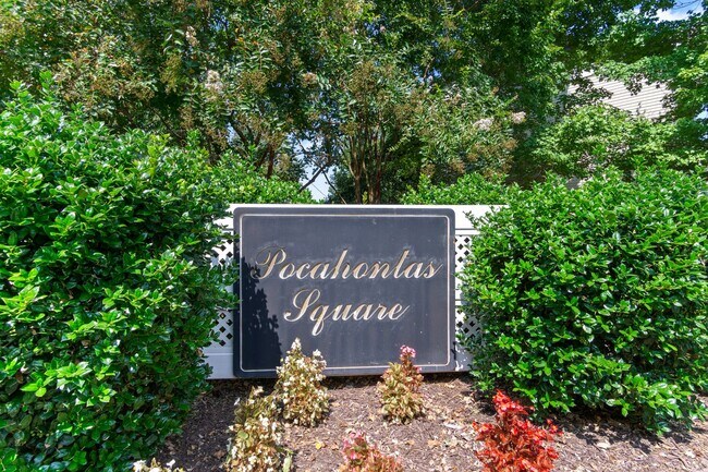 Foto del edificio - Spacious 3 Bedroom 2.5 Bath Townhome in Williamsburg!