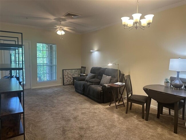 Building Photo - 2815 Kings Crossing Dr