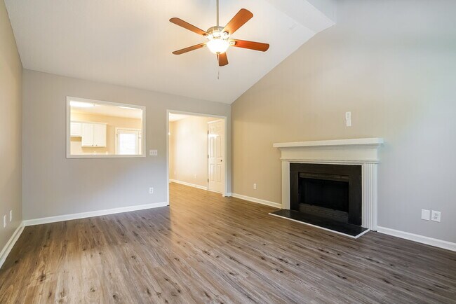 Building Photo - 2100 Havering Pl