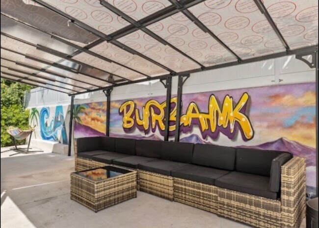 Foto del edificio - 2743 N Keystone St