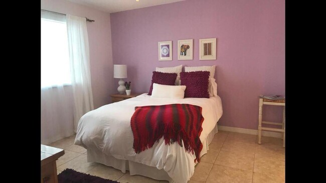 Foto del edificio - 500 Crestwood Ct N