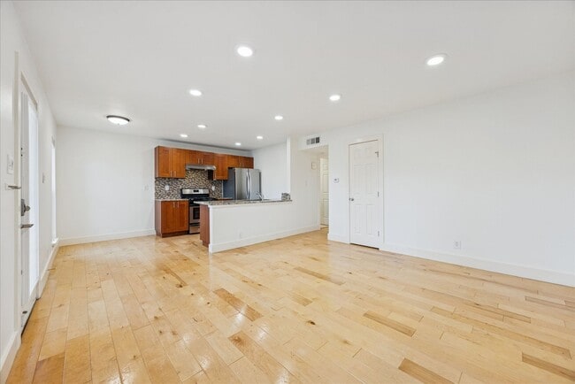 Foto del edificio - 2/1 Windsor Park Condo - Available Now!