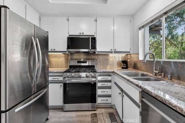 Foto del edificio - 30902 Club House Dr