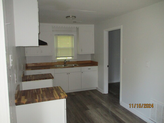 Building Photo - 254 Crowell Dr SW