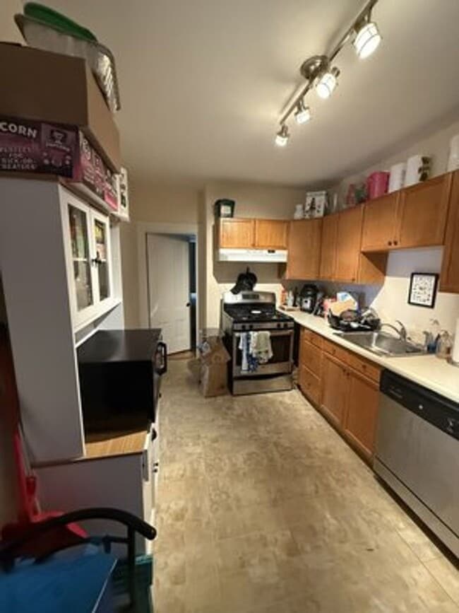 Building Photo - East Cambridge 2 Bedroom Apartment - 9/1