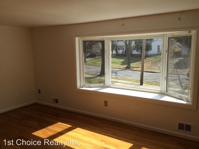 Building Photo - 4 br, 2.5 bath House - 11302 Duxbury Dr
