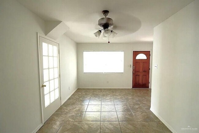 Foto del edificio - 9 Fir Ave