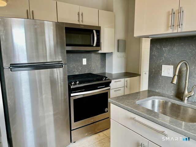 Foto del edificio - 444 Bedford St