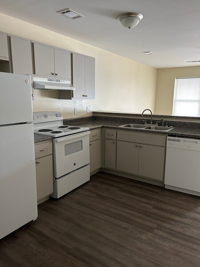 Kitchen - 11 November Ln