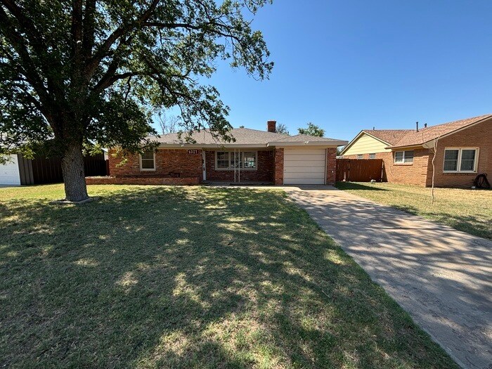Primary Photo - Remodeled 3 bed 2 bath home 1 car garage