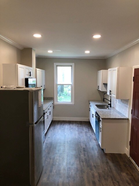 Kirchen - 95 S 1st St