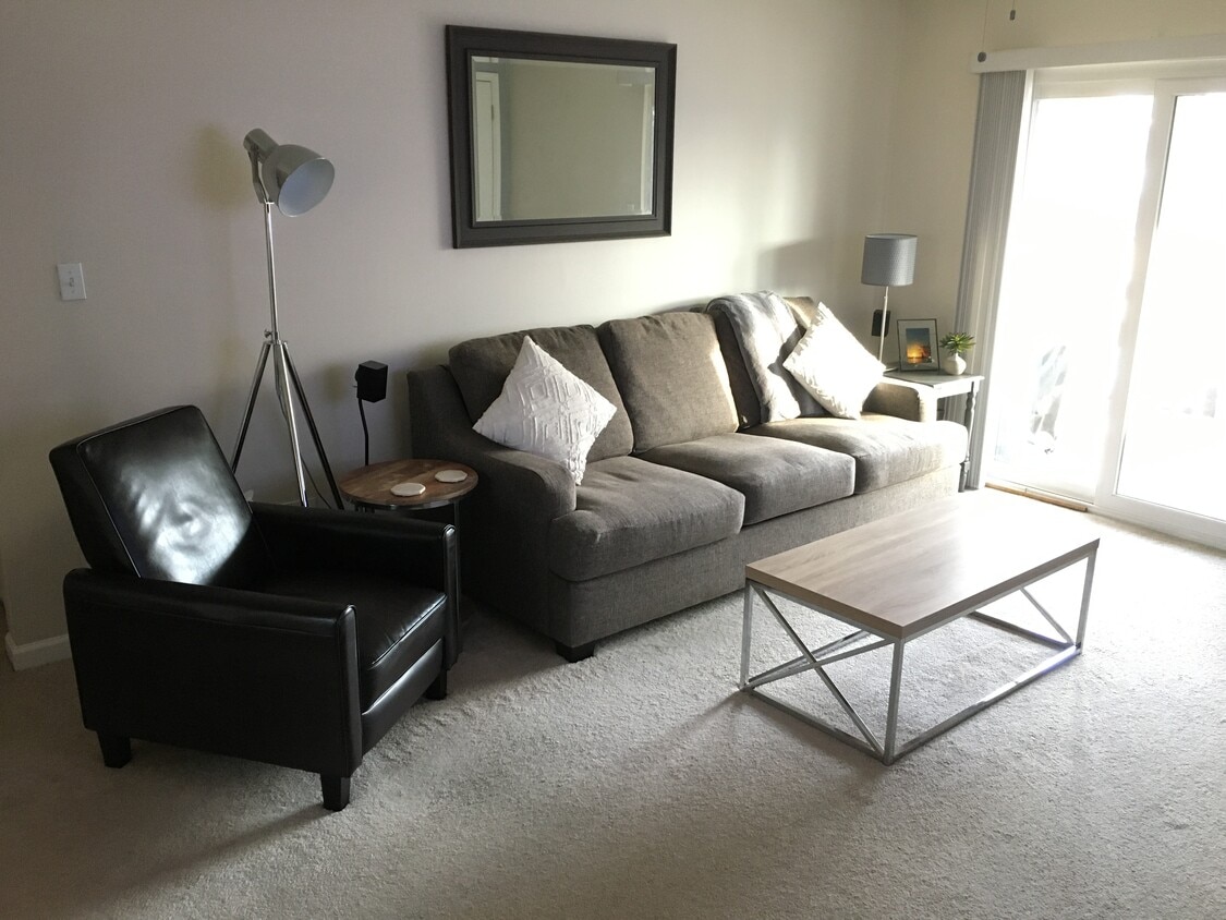 1527 Swallow Dr Unit 1527, Brentwood, MO 63144 Condo for Rent in