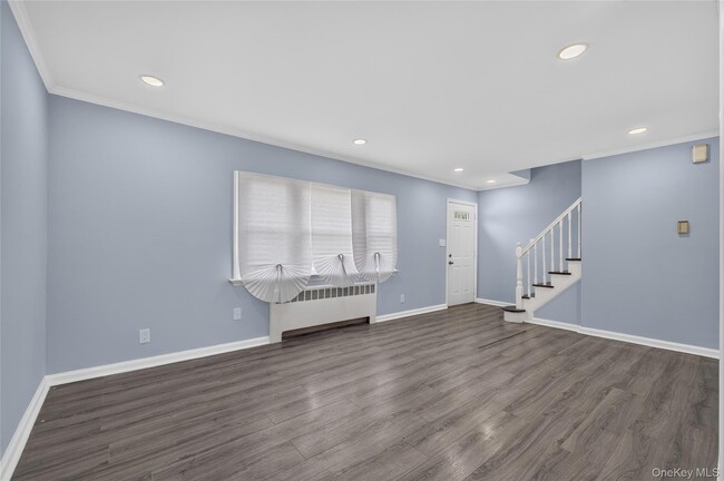 Building Photo - 121 Sheridan Ave