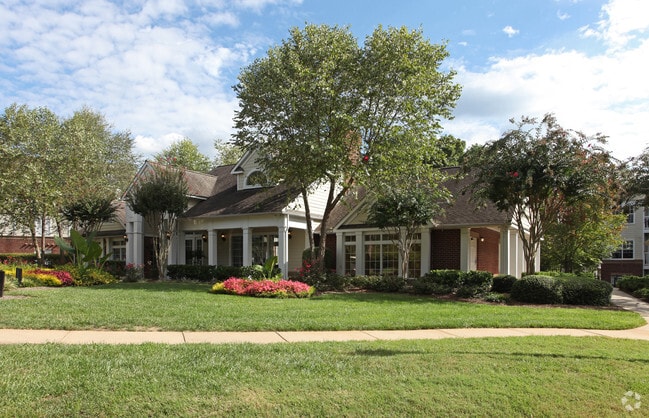Legacy Arboretum - Legacy Arboretum Apartments