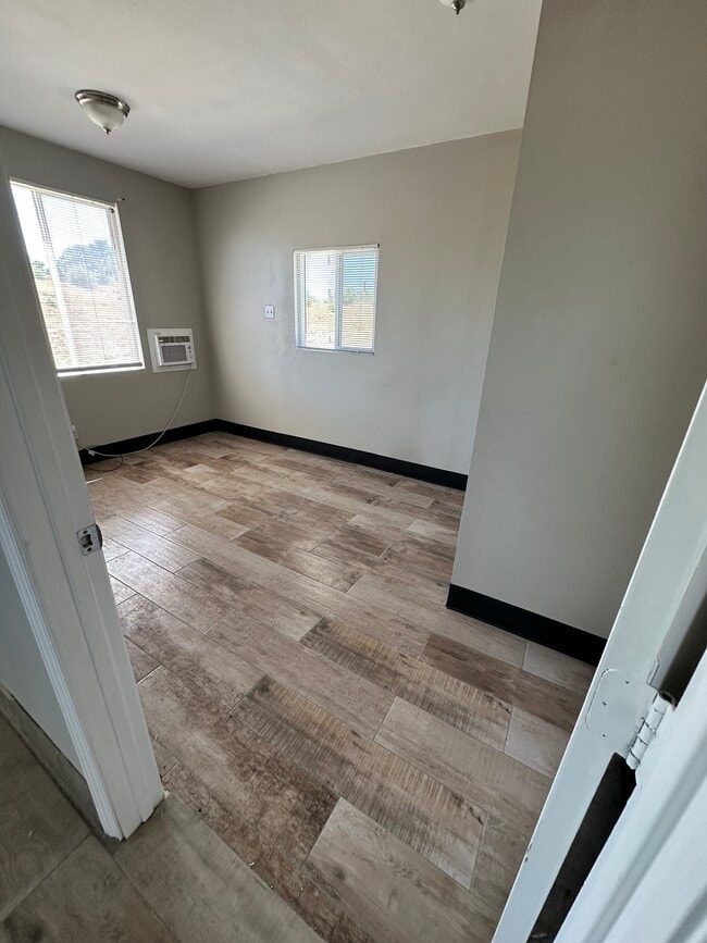 Building Photo - 1431 Tierra del Sol Rd