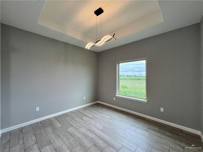 Foto del edificio - 8802 Swan Lk Dr