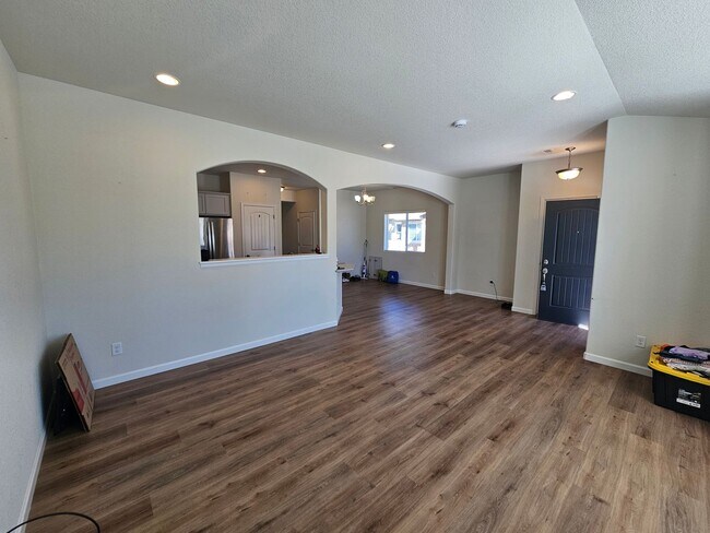 Foto del edificio - Like new!! 3-bedroom, 3-bathroom rental in Lorson Ranch community!