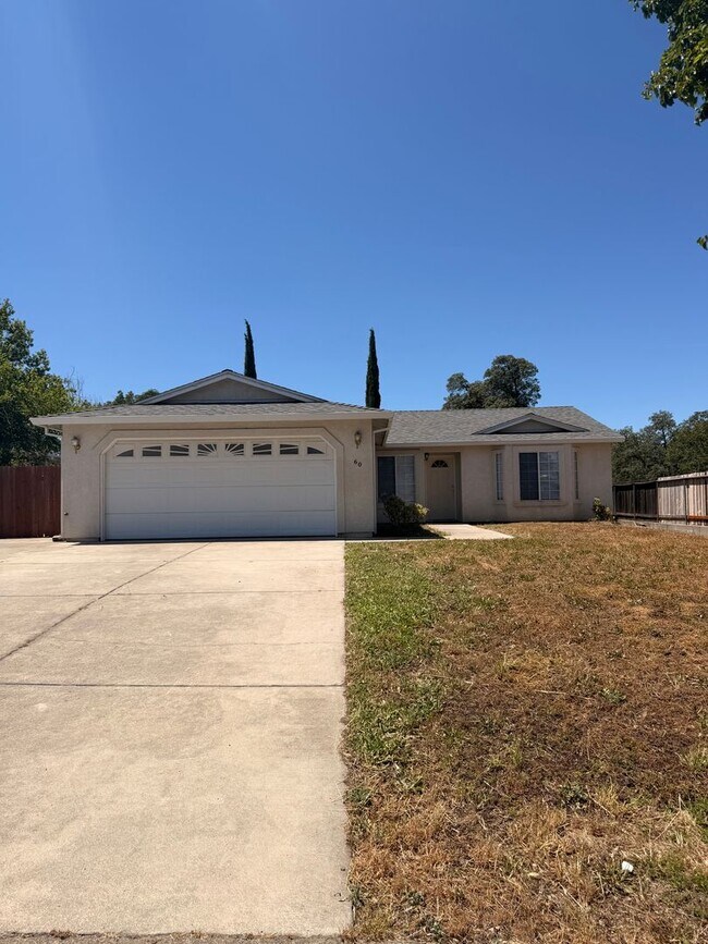 Building Photo - Updated 3-bedroom, 2-bath home in Redding