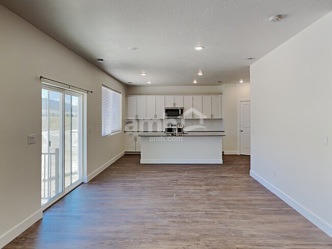 Foto del edificio - 4292 N Poplar St