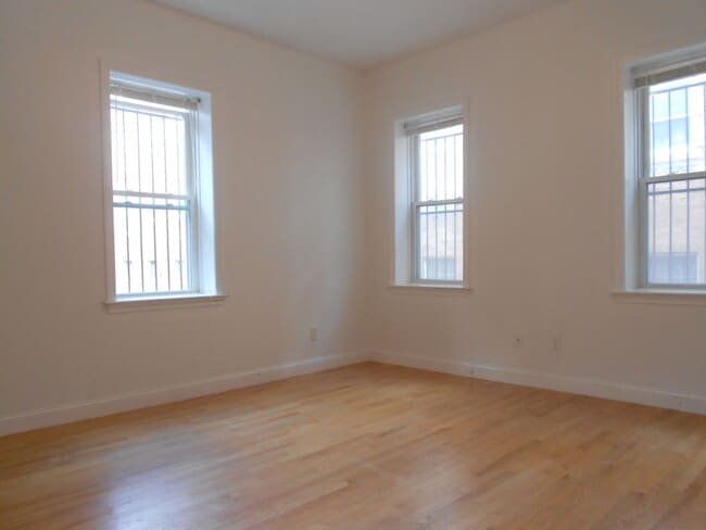 Building Photo - 49 Saint Marys St