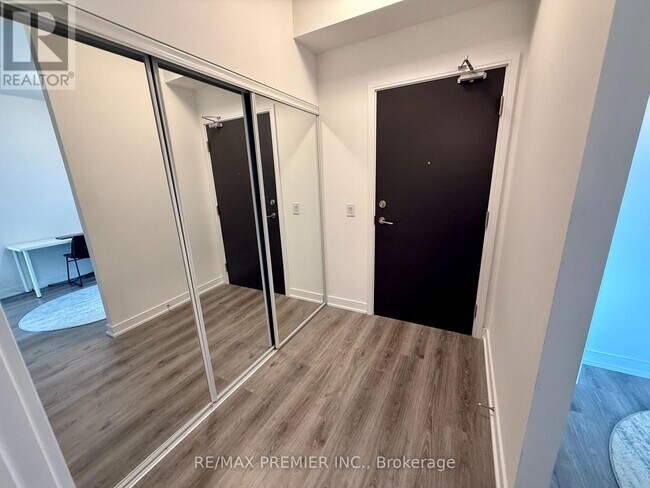 Photo du bâtiment - 25-525 Neighbourhood Ln.
