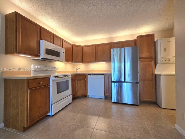 Building Photo - 204 Foxtail Dr