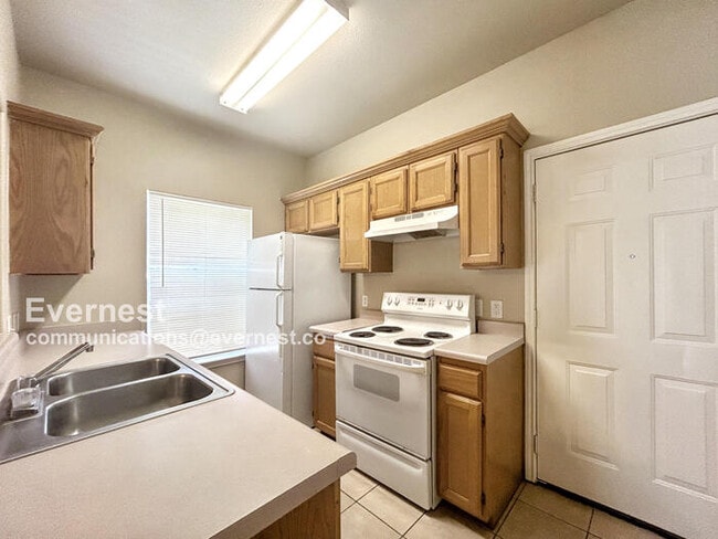 Building Photo - 3017 Douglas Fir Dr