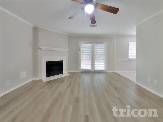 Foto del edificio - 18018 Heron Forest Ln
