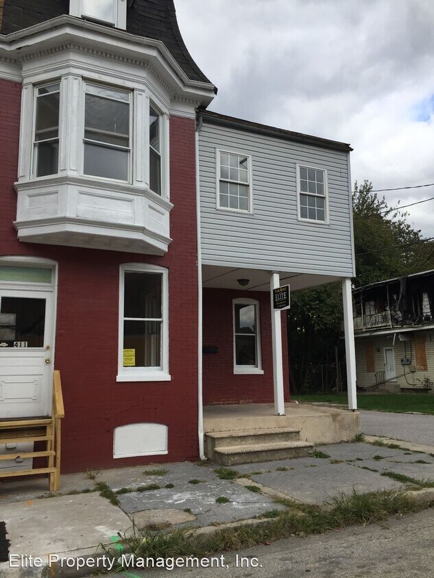 Primary Photo - 3 br, 1 bath House - 411 E Walnut St.