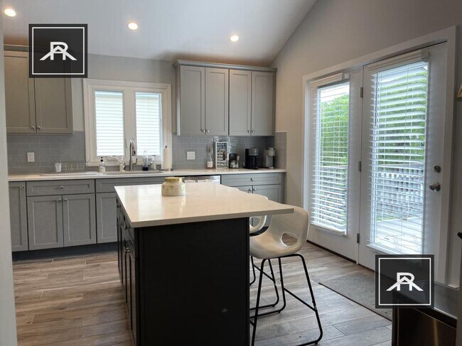 Foto del edificio - 4 bedroom in Brighton MA 02135