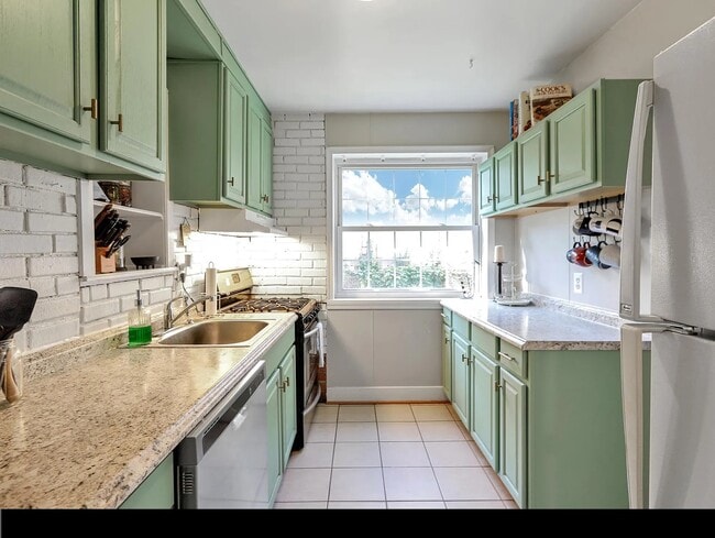 Foto del edificio - 2327 Glendale Terrace